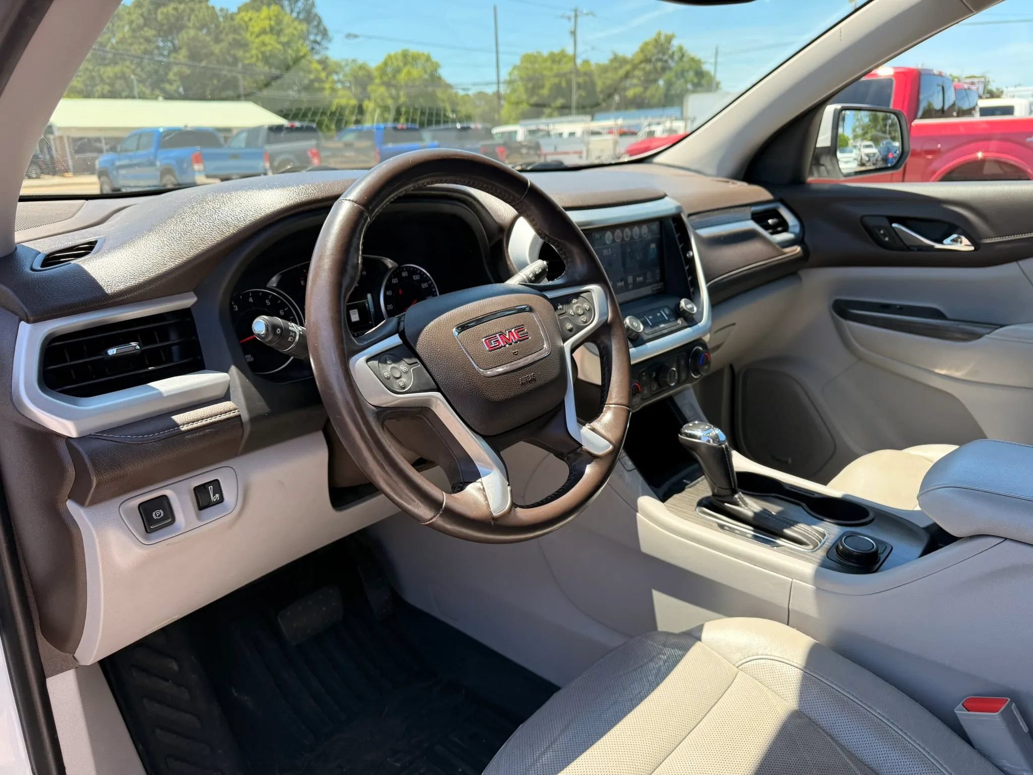 Used 2019 GMC Acadia SLT FWD image 10
