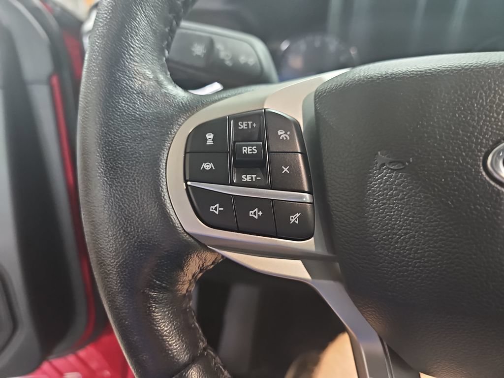 Used 2022 Ford Explorer XLT w/ Equipment Group 202A AWD/4WD image 23