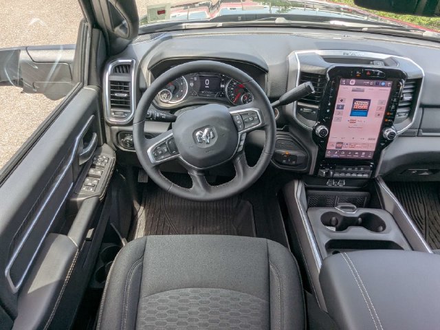 New 2026 RAM 3500 Big Horn AWD/4WD image 17
