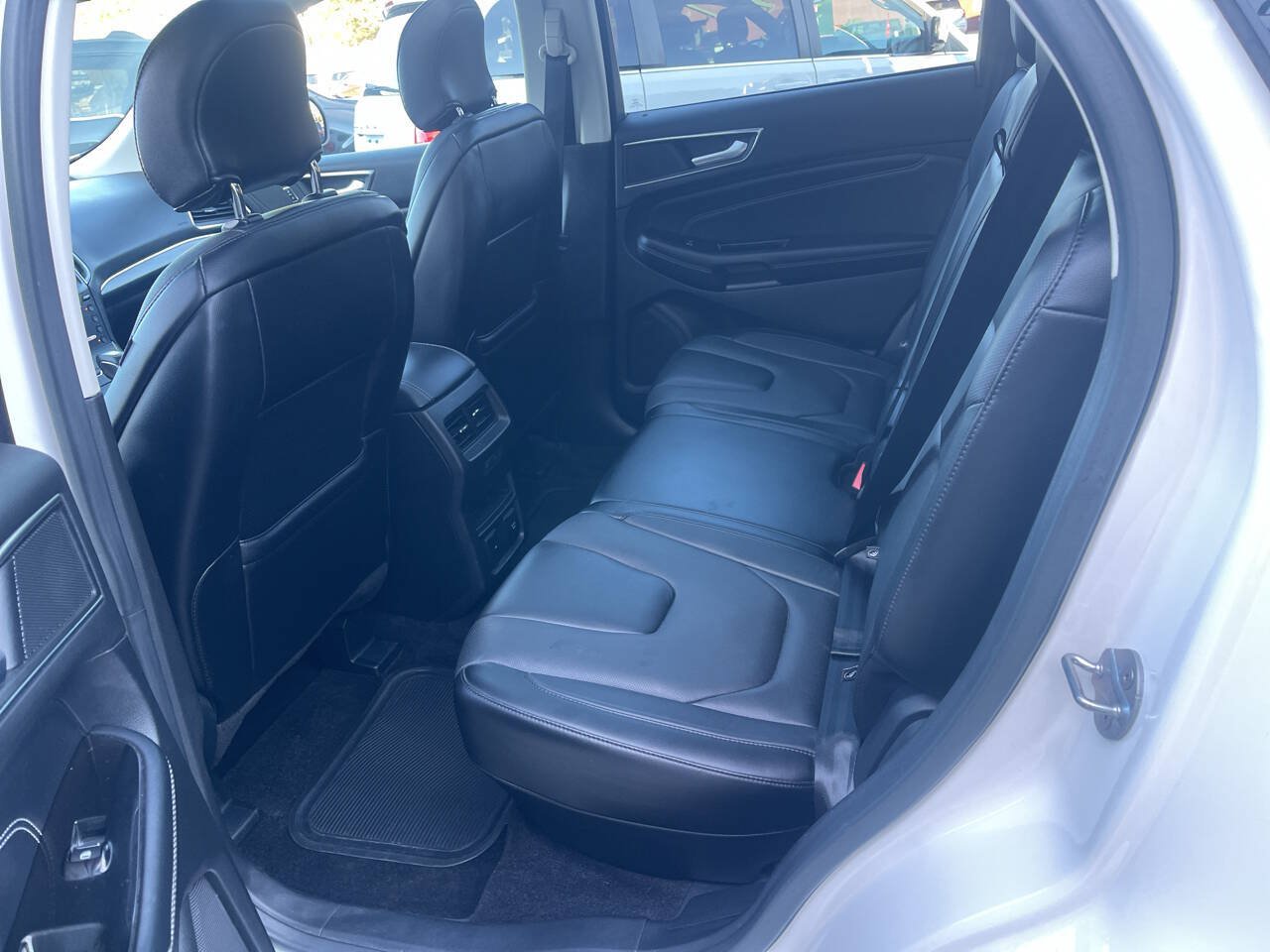 Used 2016 Ford Edge Titanium w/ Equipment Group 301A AWD/4WD image 17