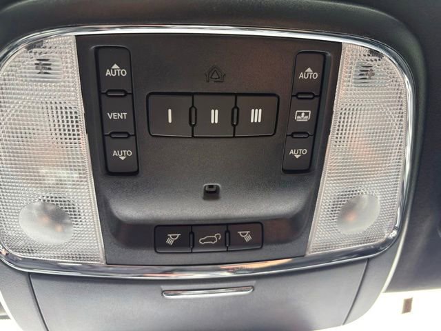 Used 2018 Jeep Grand Cherokee SRT w/ Trailer Tow Group IV AWD/4WD image 33