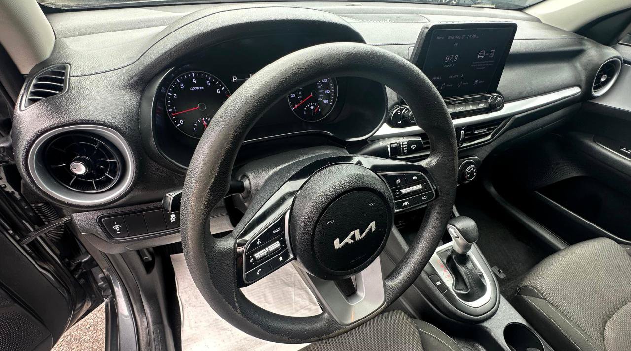 Used 2024 Kia Forte LXS FWD image 8