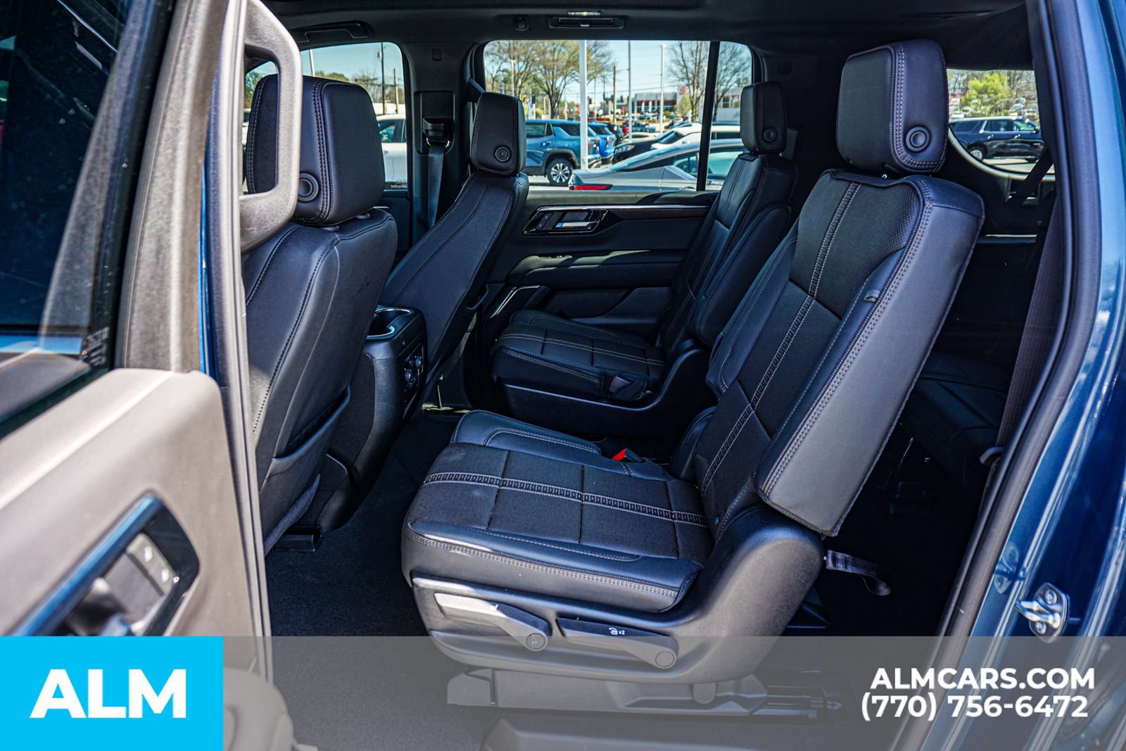 Used 2025 Chevrolet Suburban High Country AWD/4WD image 22