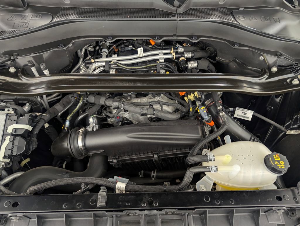 Certified 2025 Ford Explorer ST-Line w/ ST-Line Street Pack image 7