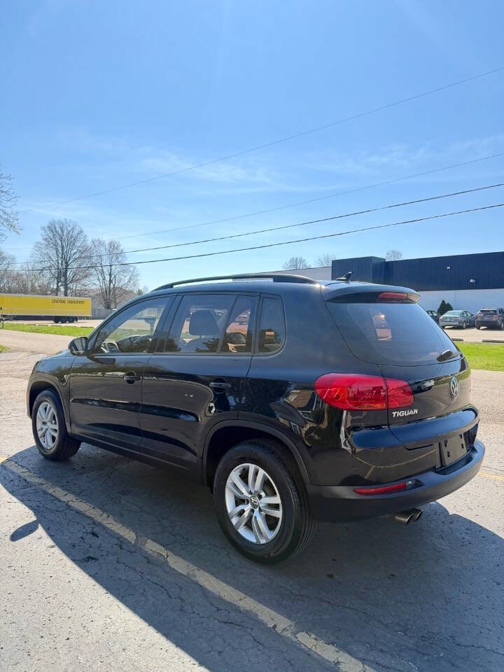 Used 2017 Volkswagen Tiguan S image 5