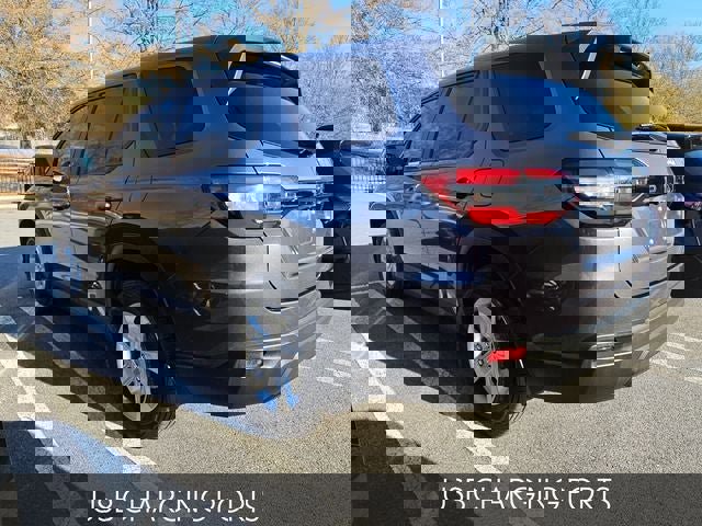 Used 2023 Honda Pilot LX image 5