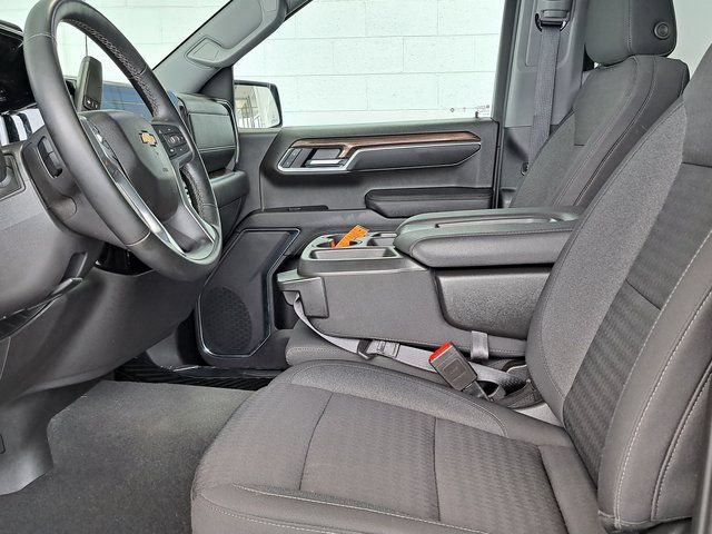 Used 2023 Chevrolet Silverado 1500 LT AWD/4WD image 19