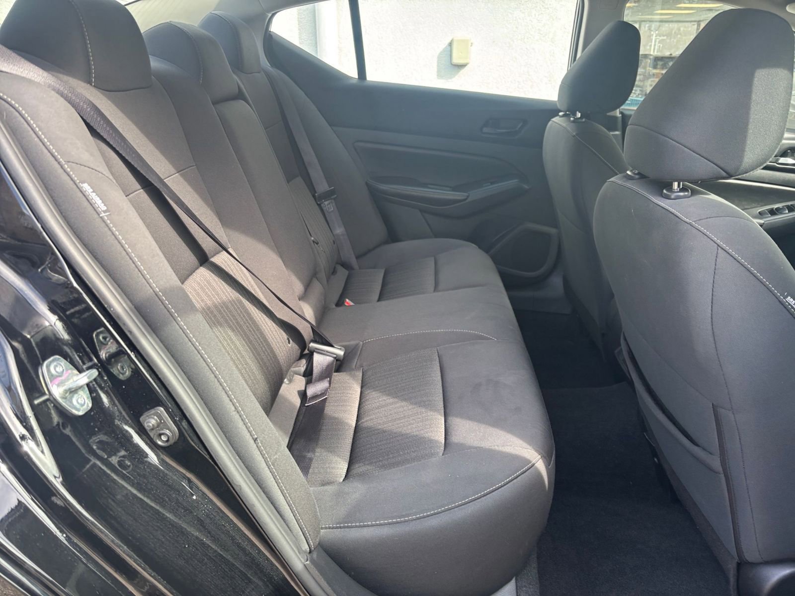Used 2025 Nissan Altima 2.5 SV FWD image 39