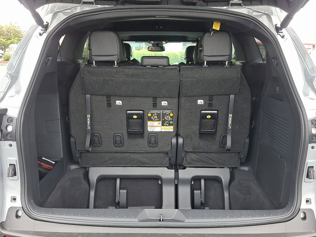 New 2026 Toyota Sienna XLE Woodland Edition AWD/4WD image 19