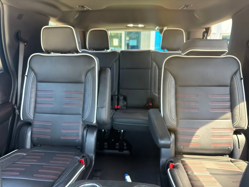 Certified 2025 GMC Yukon AT4 Ultimate w/ LPO, Floor Liner Package AWD/4WD image 35