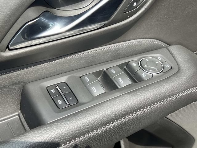Used 2023 GMC Yukon Denali AWD/4WD image 19