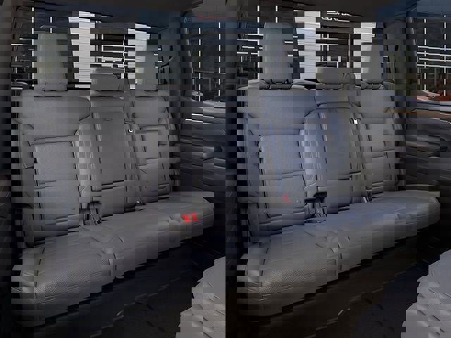 New 2026 GMC Sierra 1500 SLT image 17