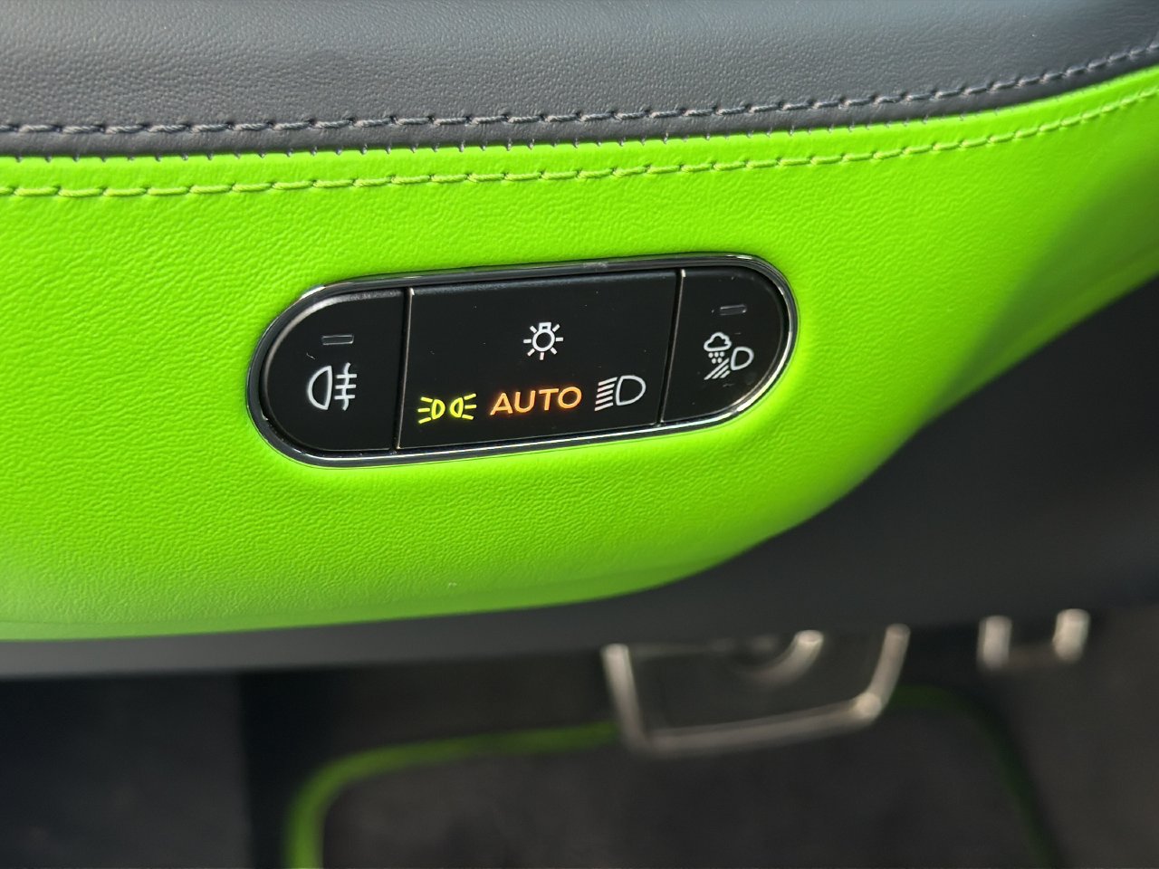 Used 2025 Bentley Bentayga AWD/4WD image 22