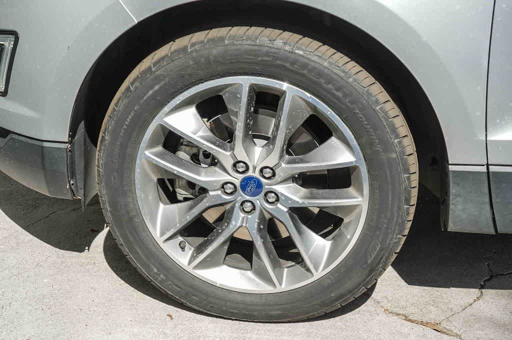 Used 2017 Ford Edge Titanium w/ Equipment Group 301A AWD/4WD image 11