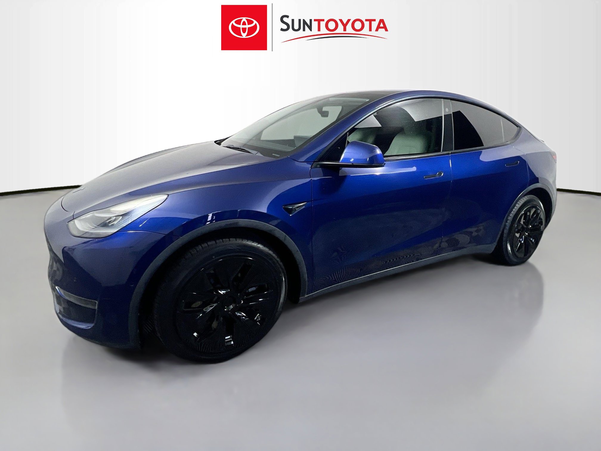 Used 2022 Tesla Model Y Long Range image 9