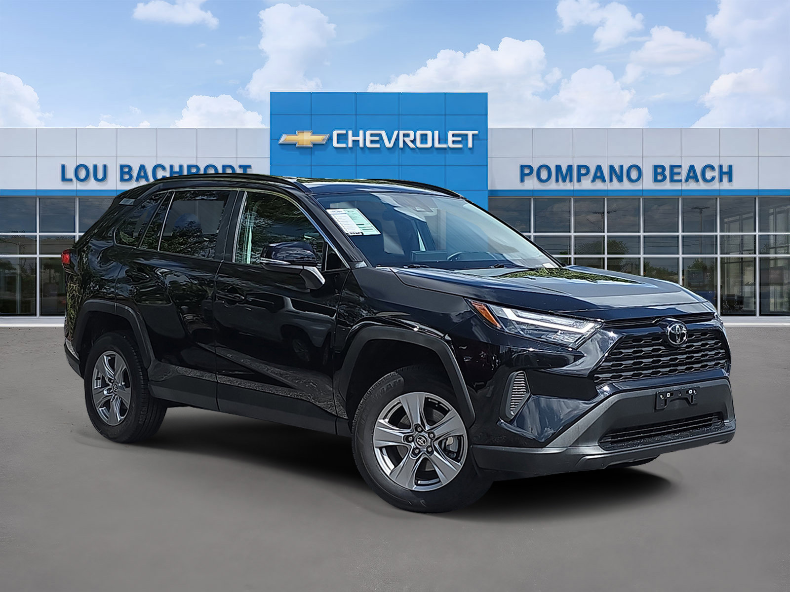 Used 2024 Toyota RAV4 XLE FWD image 1