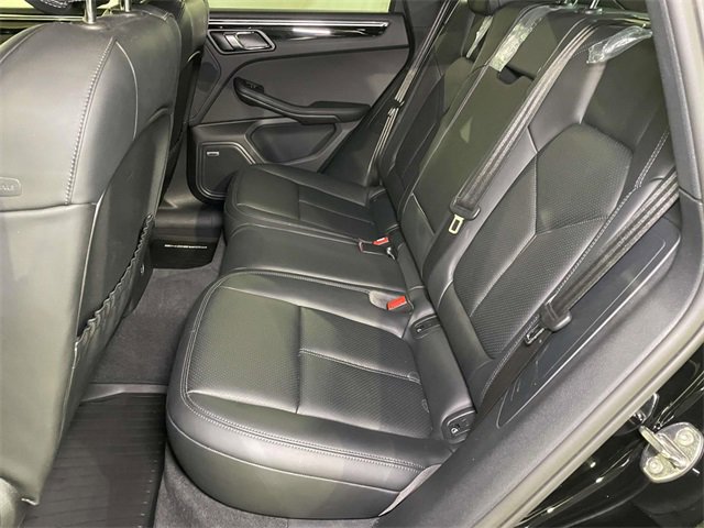 Used 2025 Porsche Macan image 19