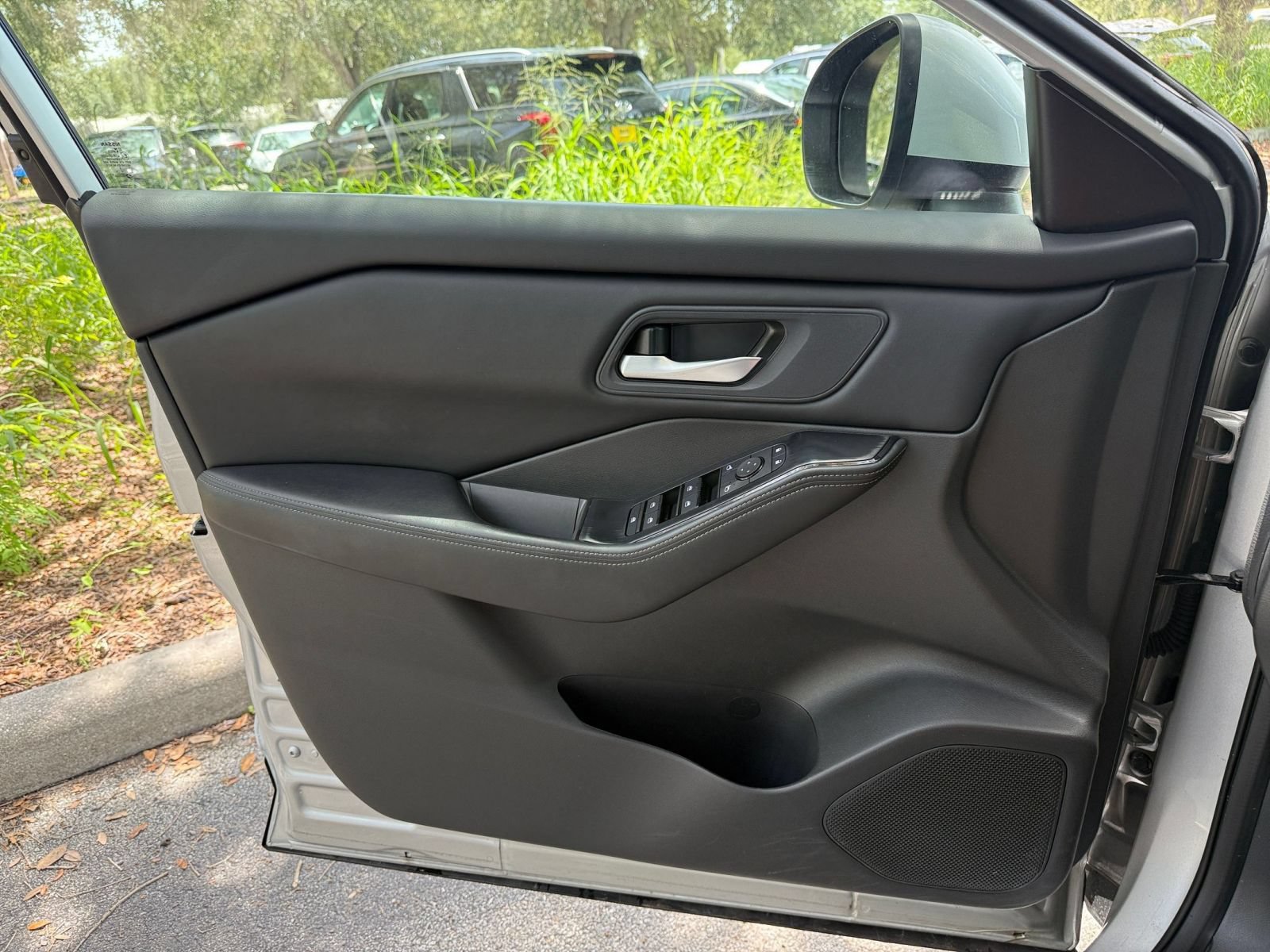 Used 2025 Nissan Rogue SV FWD image 20