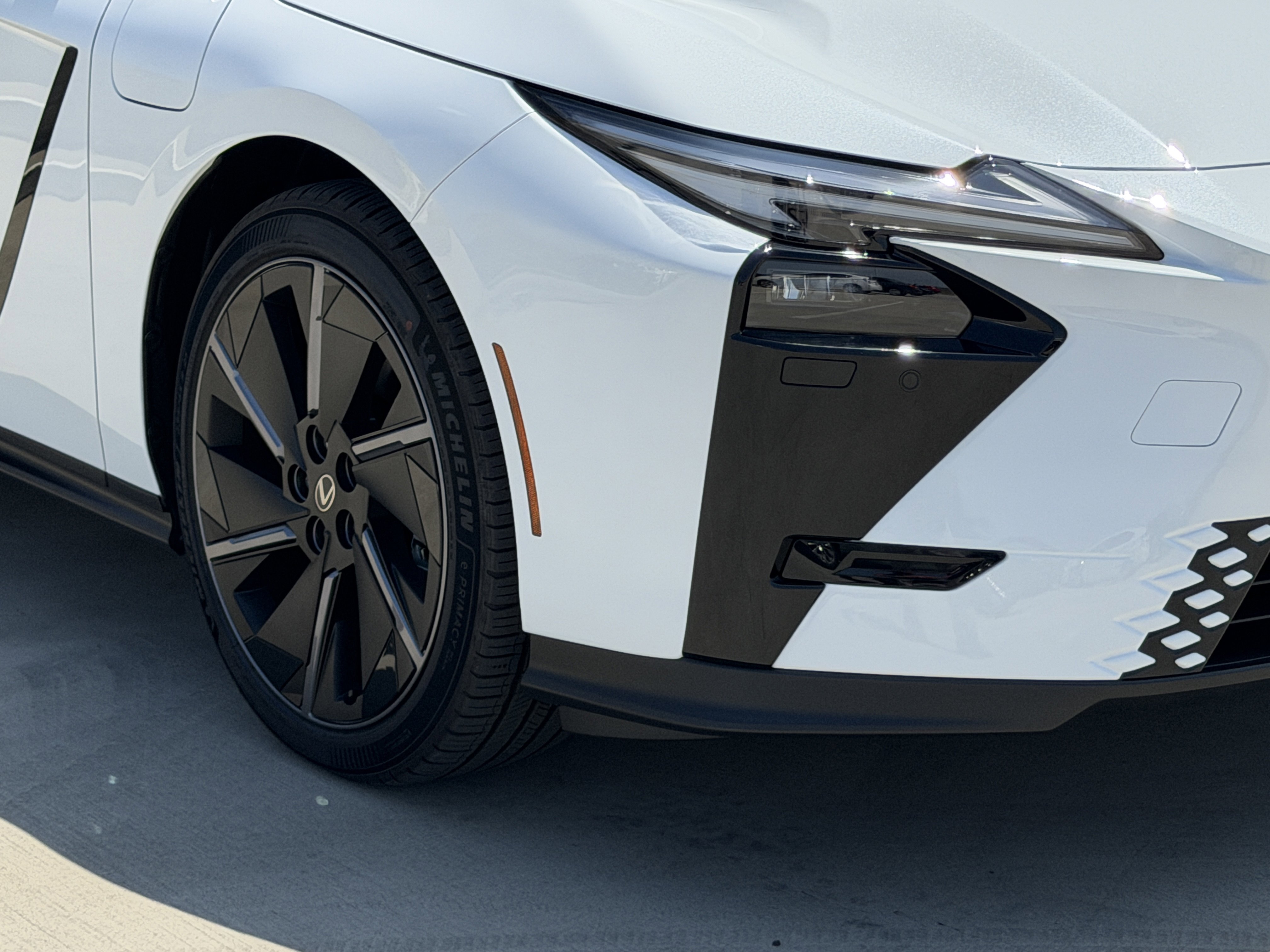 New 2026 Lexus ES 500e AWD/4WD image 3