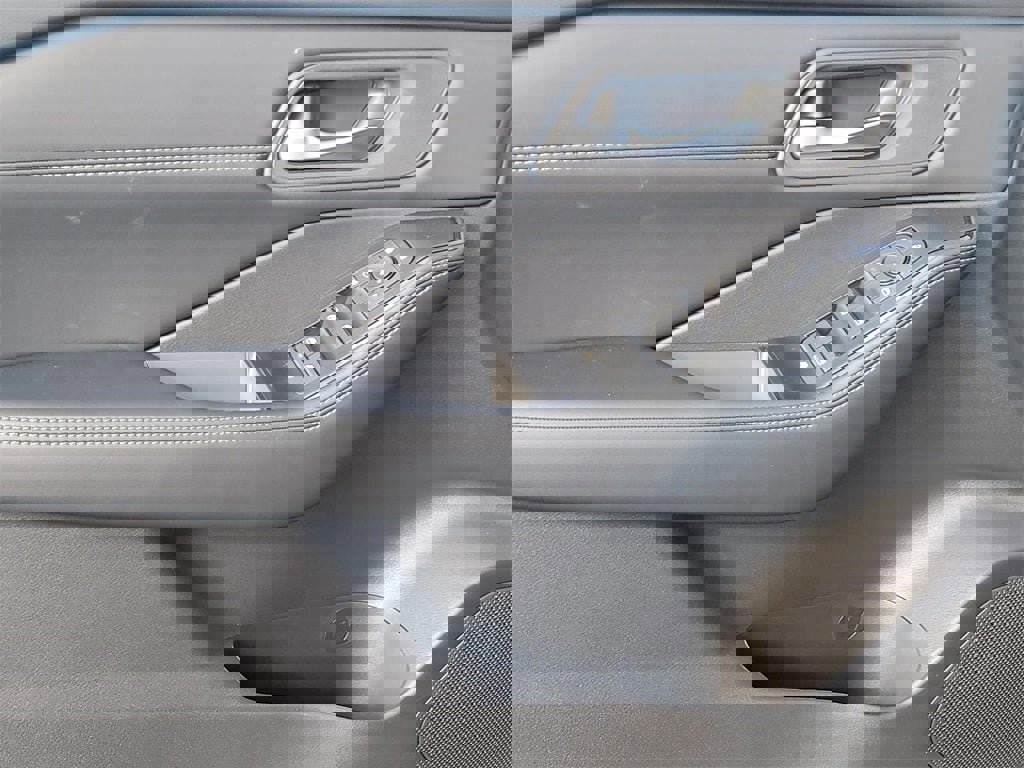 New 2026 Nissan Rogue SV image 9