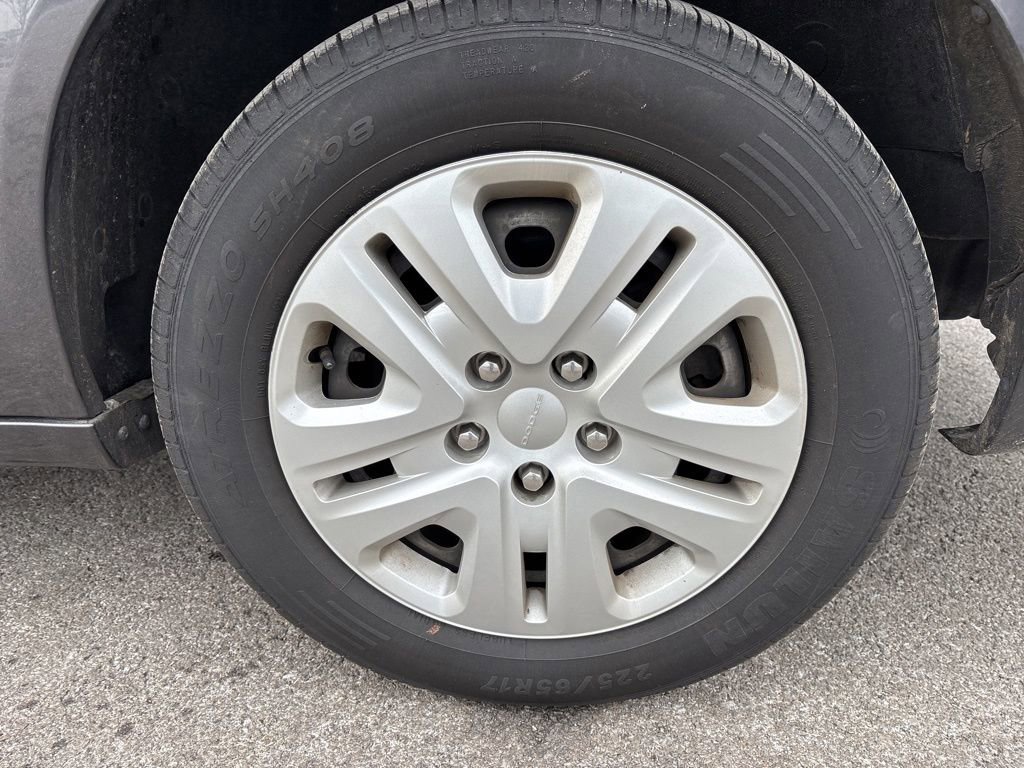 Used 2018 Dodge Grand Caravan SE w/ UConnect Hands-Free Group image 5