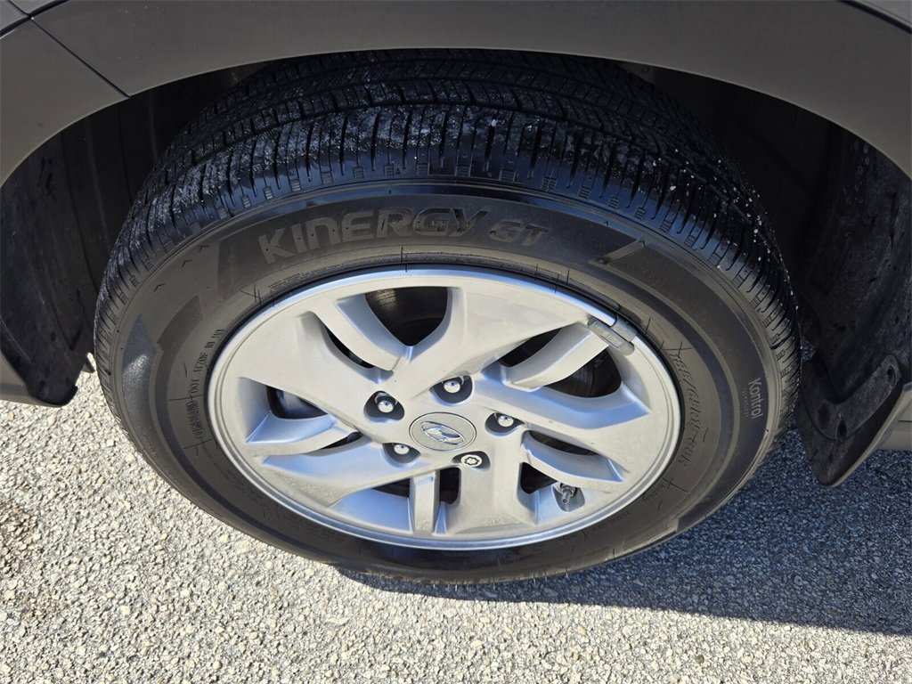 Certified 2025 Hyundai Venue SE image 10