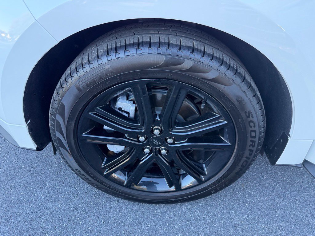Certified 2024 Ford Edge ST-Line AWD/4WD image 11