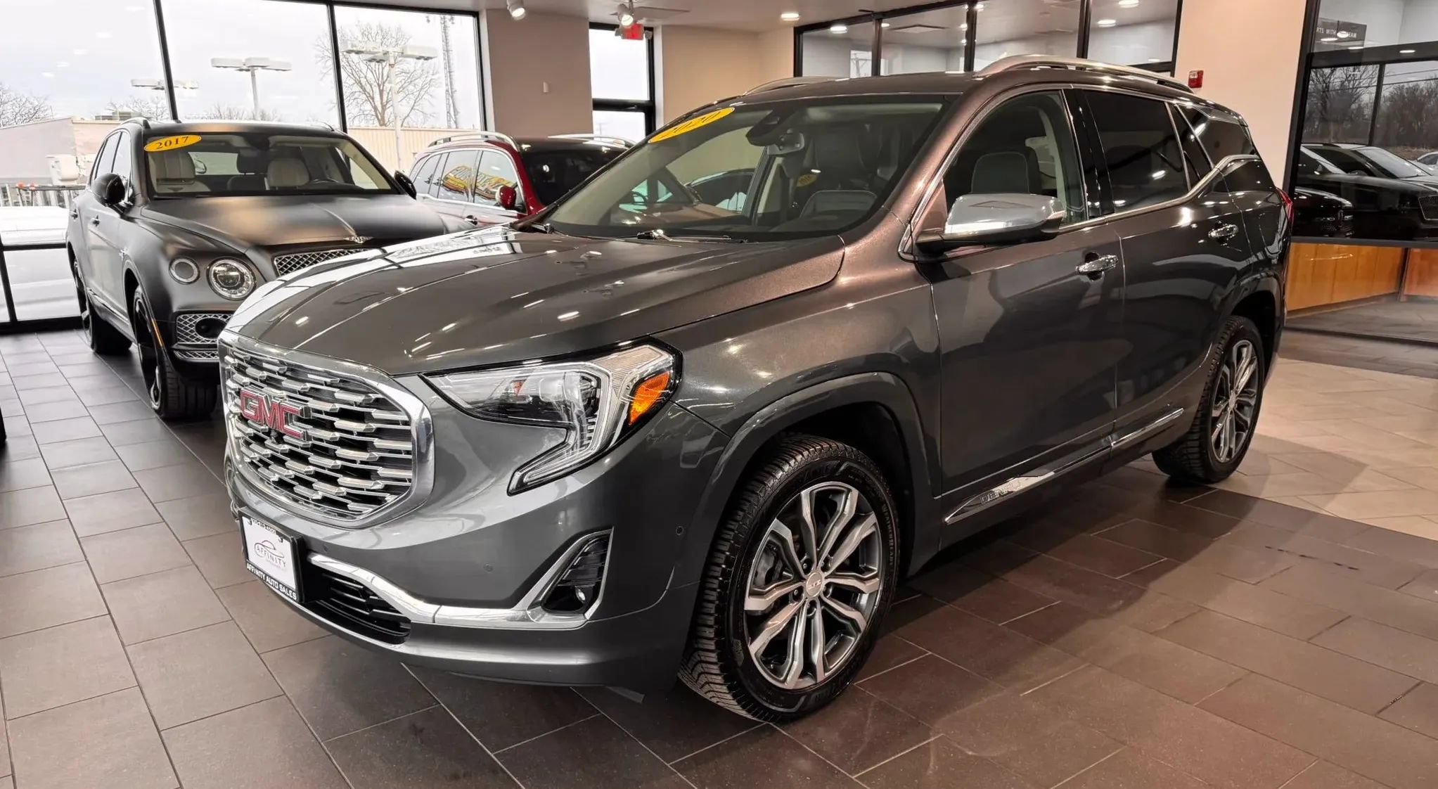 Used 2020 GMC Terrain Denali w/ GMC Pro Grade Package AWD/4WD image 1