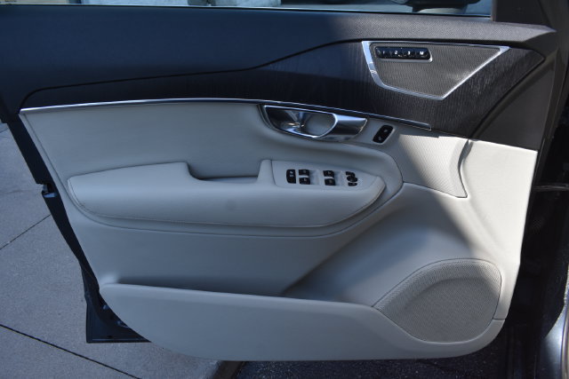 Used 2020 Volvo XC90 T6 Momentum w/ Protection Package Premier AWD/4WD image 30