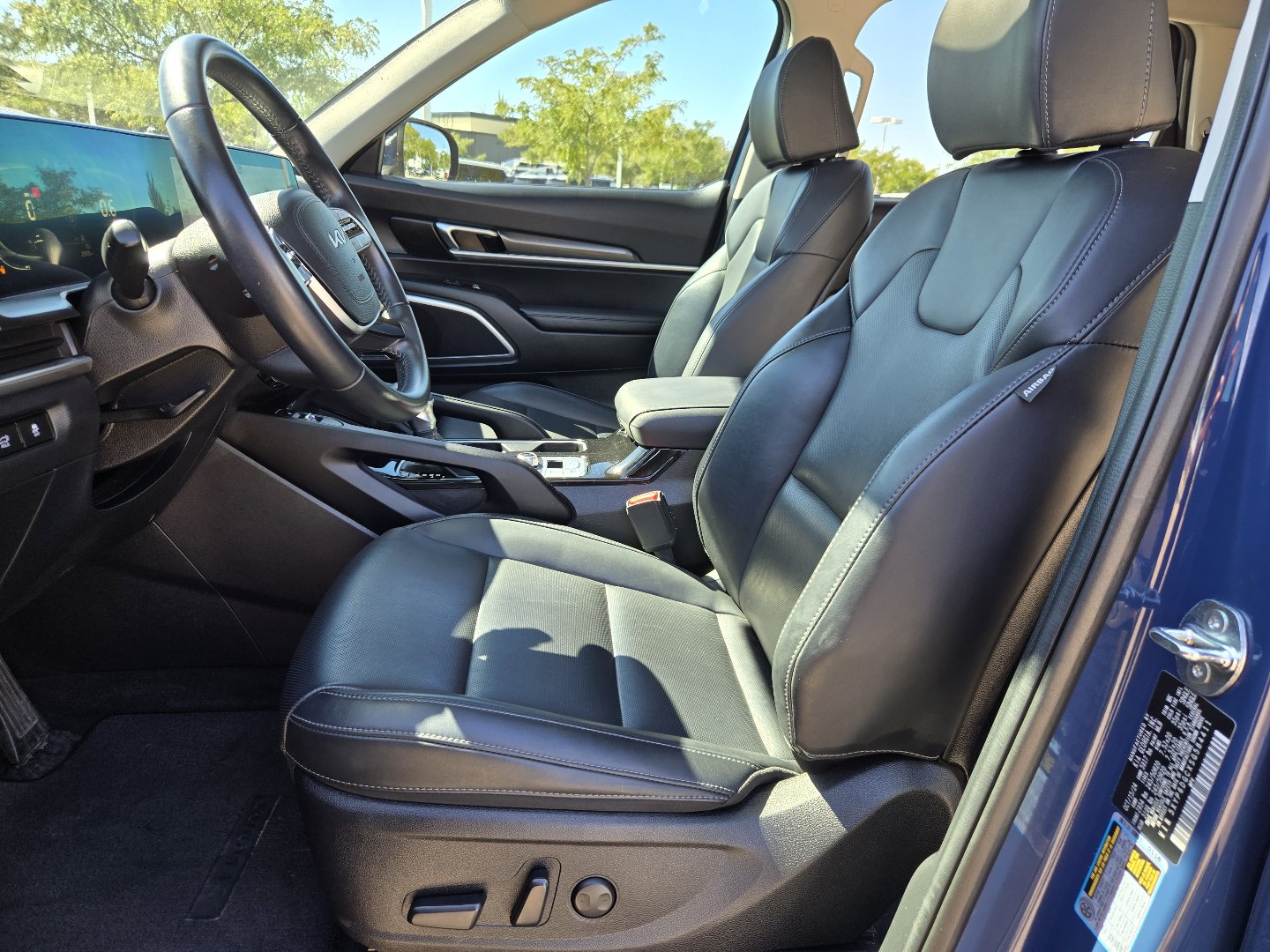 Used 2025 Kia Telluride S AWD/4WD image 4