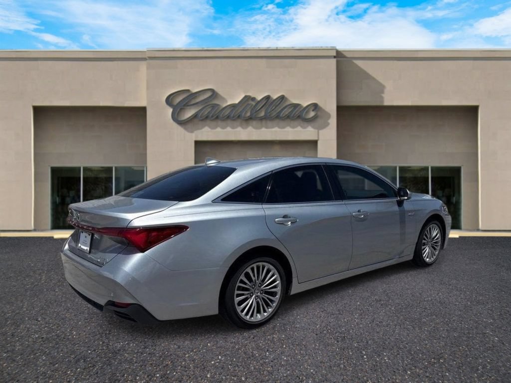 Used 2021 Toyota Avalon Limited w/ Advanced Safety Package FWD image 4