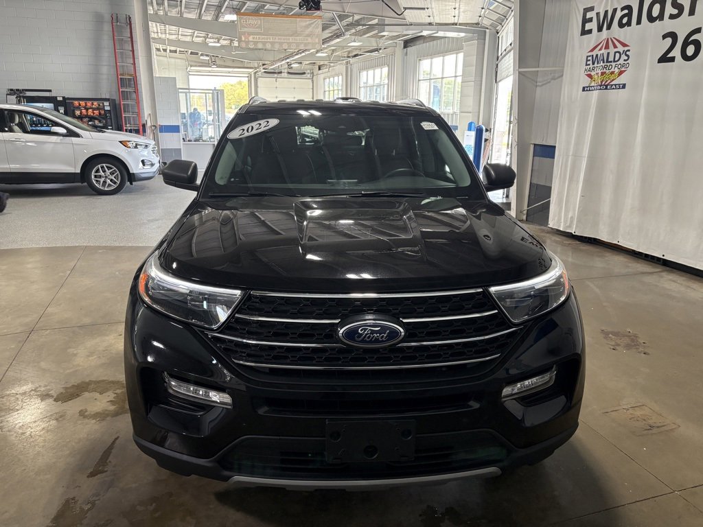Used 2022 Ford Explorer XLT w/ Equipment Group 202A image 5