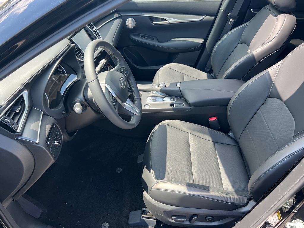 Certified 2025 INFINITI QX50 Luxe AWD/4WD image 9