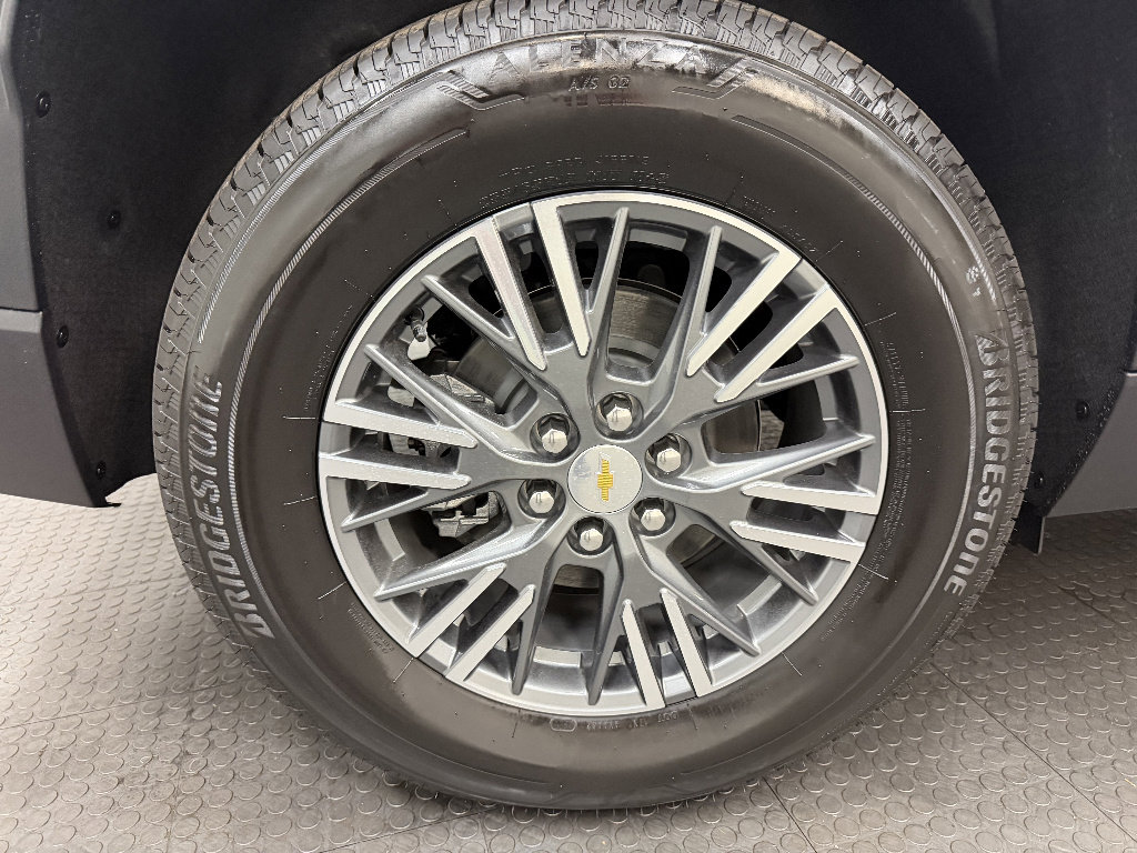 New 2026 Chevrolet Traverse LT w/ LPO, Floor Liner Package FWD image 9