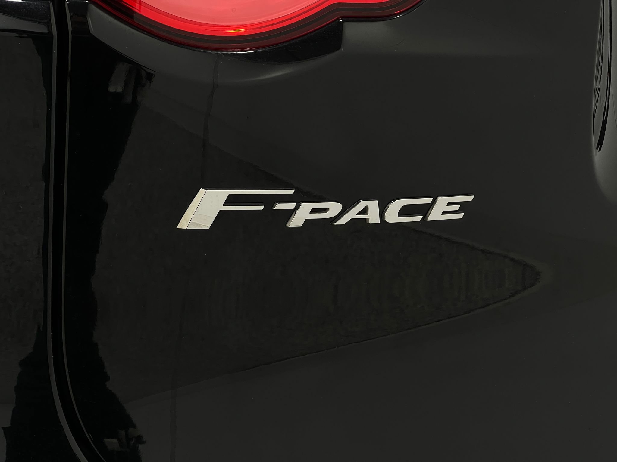 Used 2019 Jaguar F-PACE Prestige image 39