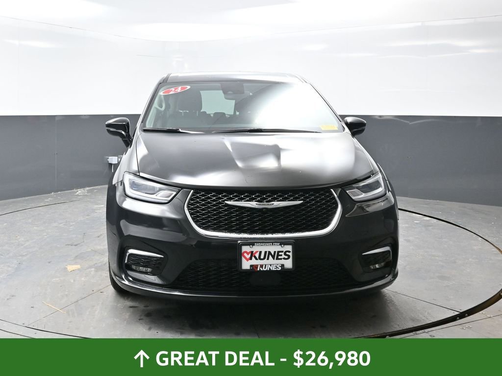 Used 2024 Chrysler Pacifica Select image 8