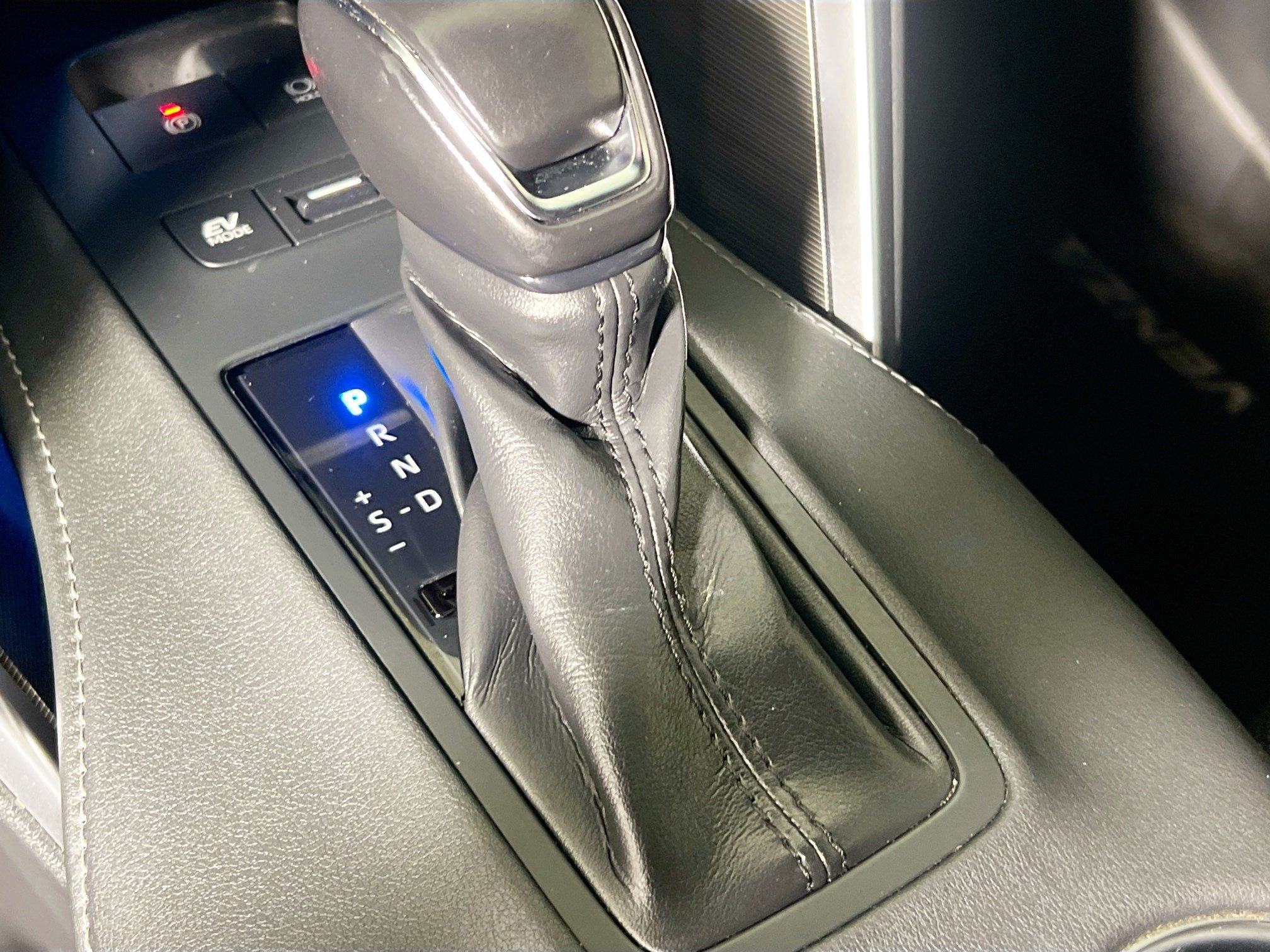 Used 2022 Toyota Venza Limited AWD/4WD image 24