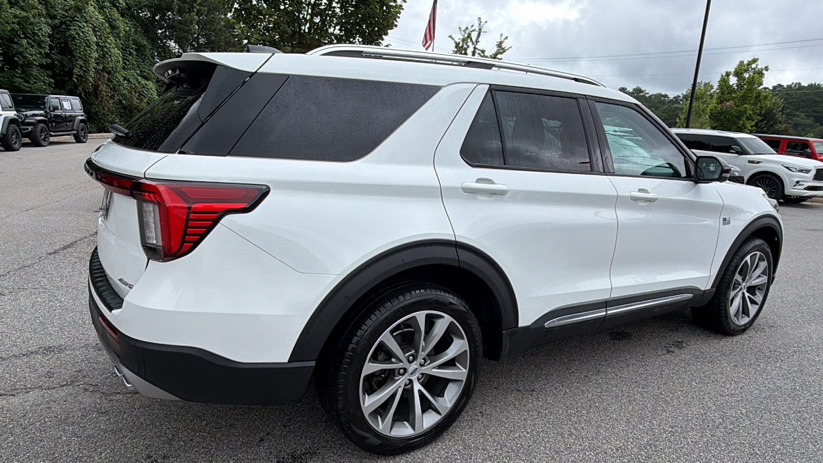 Used 2025 Ford Explorer Platinum w/ Ultimate Package AWD/4WD image 8