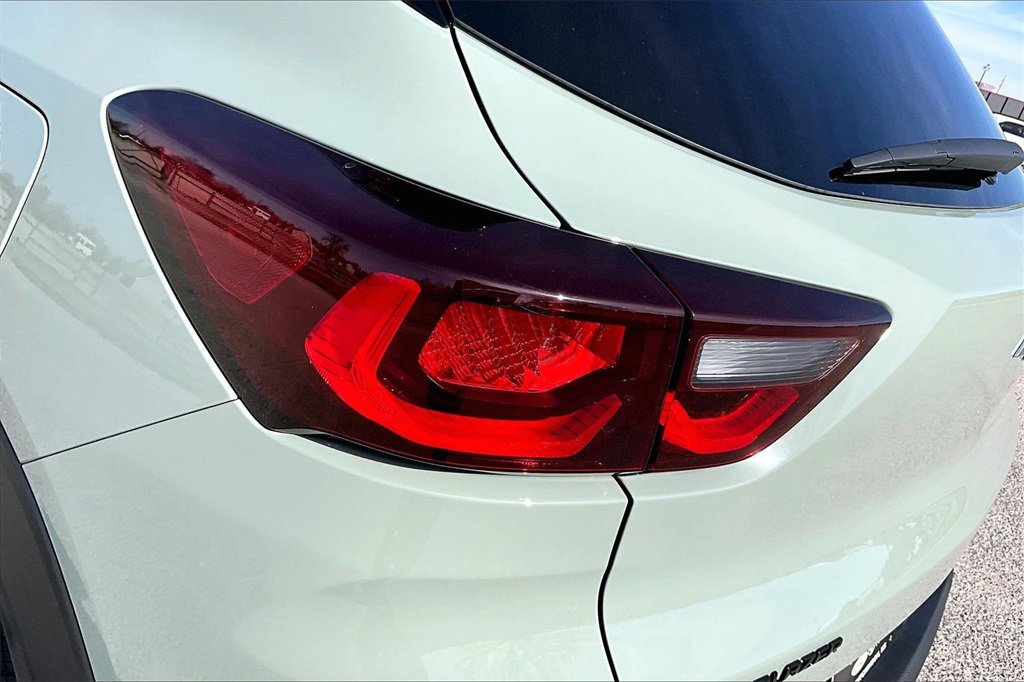 Used 2024 Chevrolet TrailBlazer RS w/ Driver Confidence Package image 27