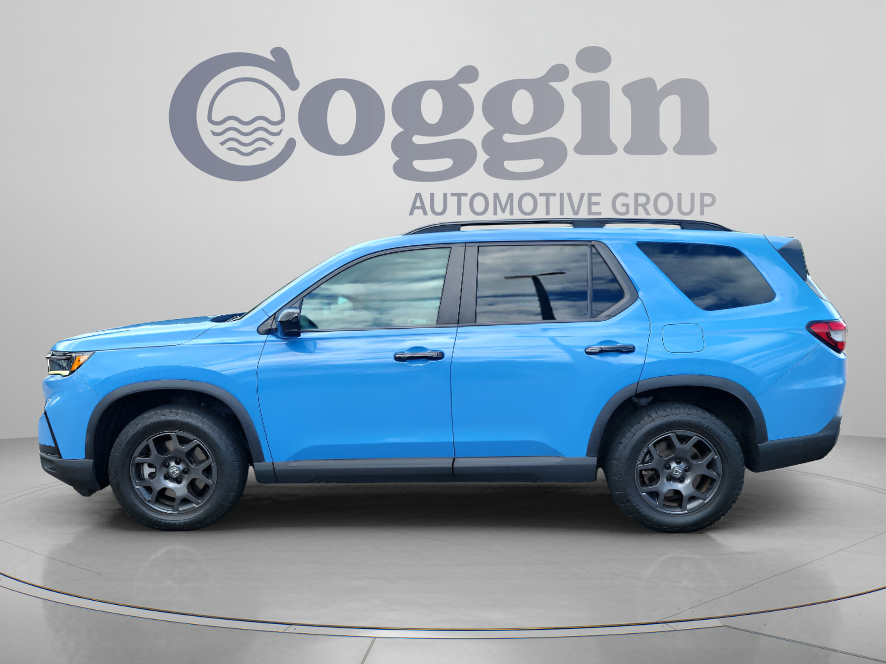 Used 2024 Honda Pilot TrailSport image 2