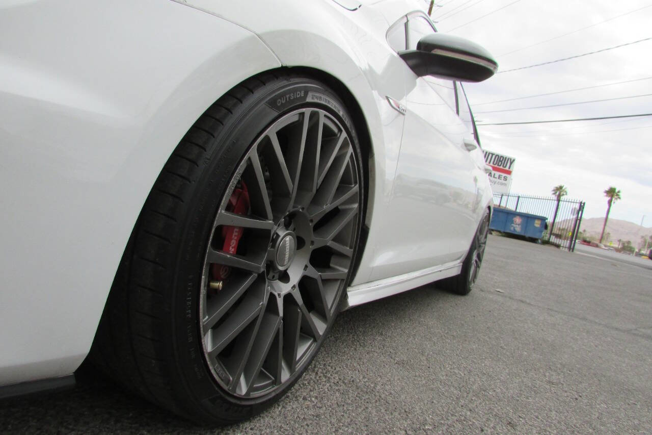 Used 2015 Volkswagen Golf 4-Door FWD image 12
