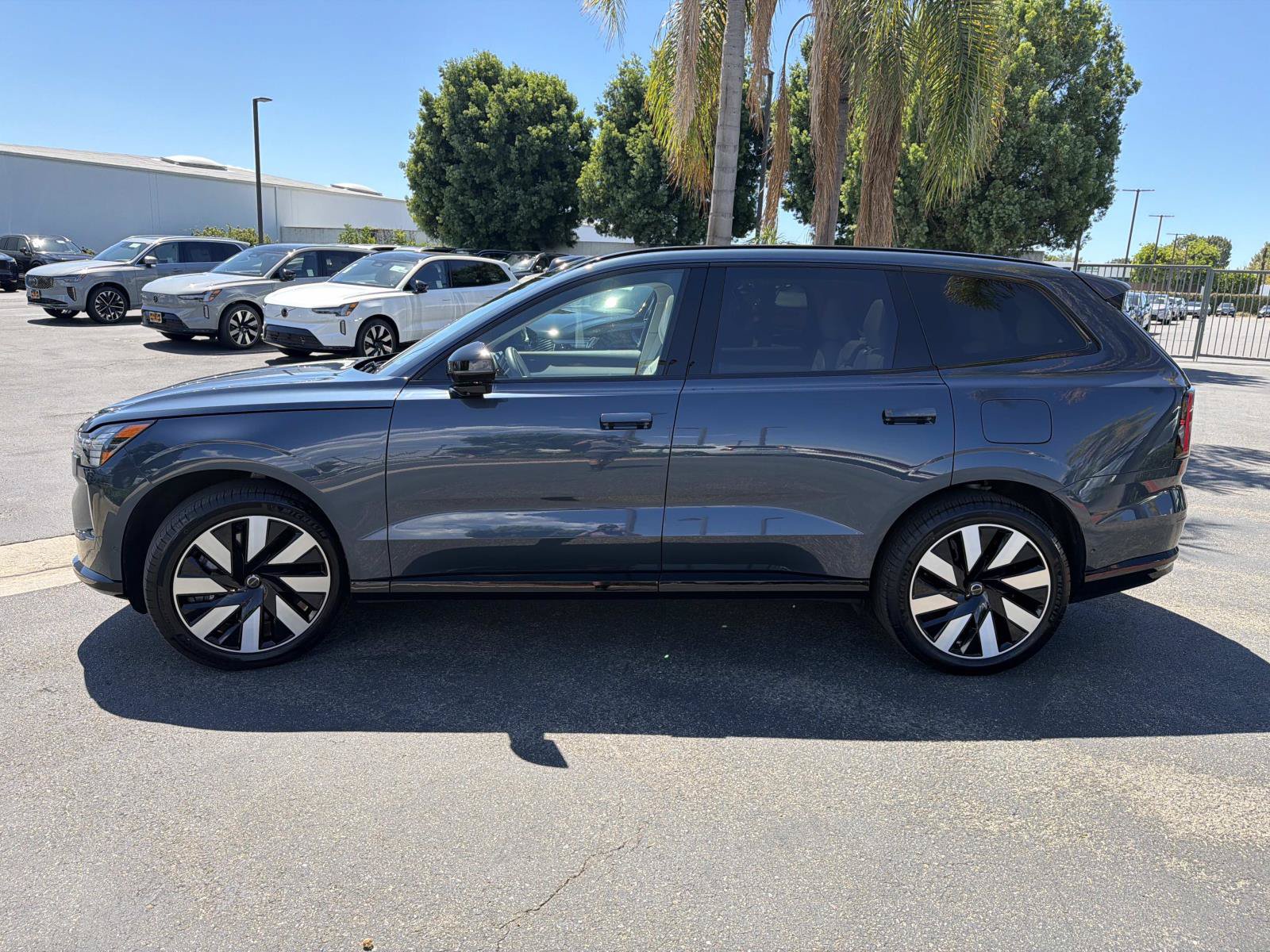 Certified 2025 Volvo EX90 Plus AWD/4WD image 8
