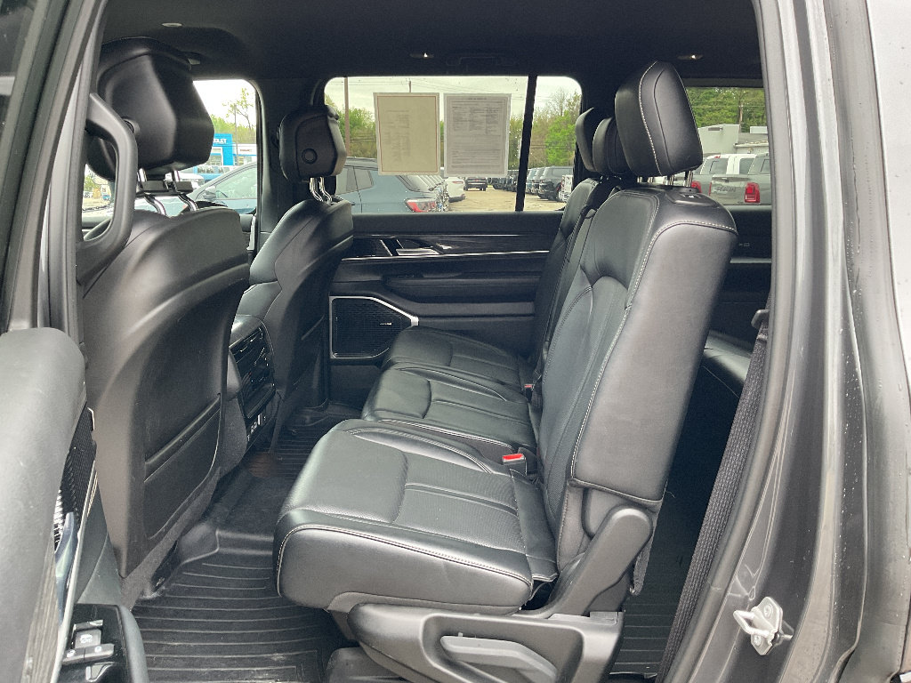 Used 2022 Jeep Wagoneer Series II AWD/4WD image 9