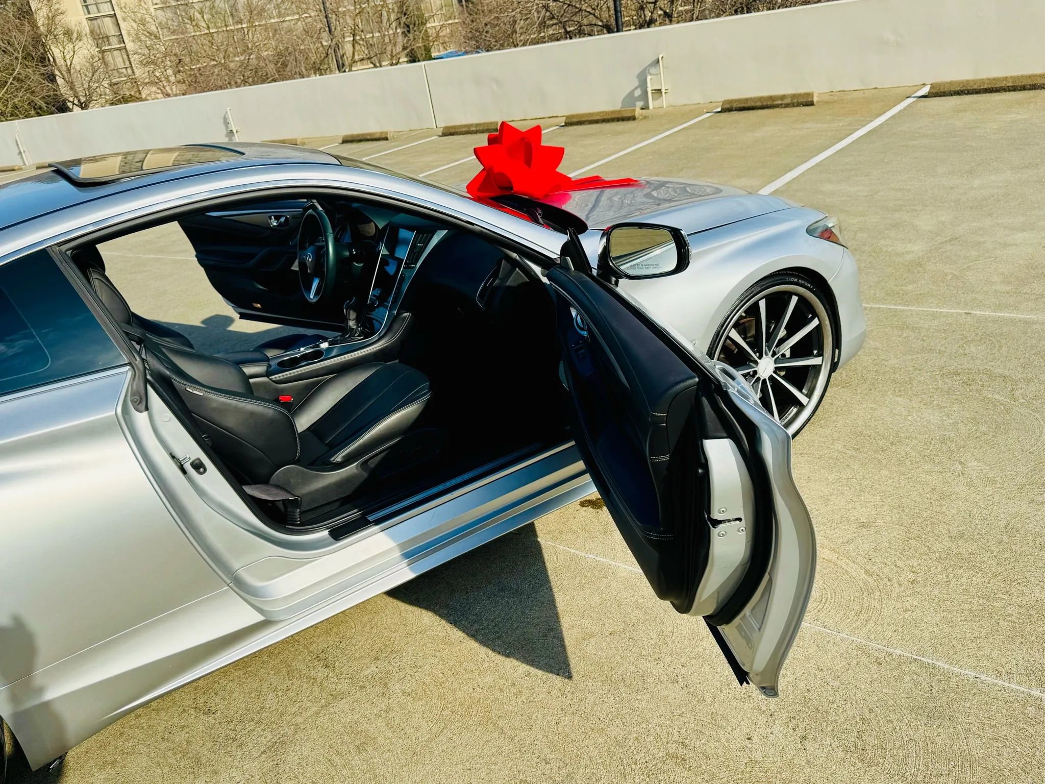 Used 2017 INFINITI Q60 3.0t w/ Premium Plus Package 3.0T image 29