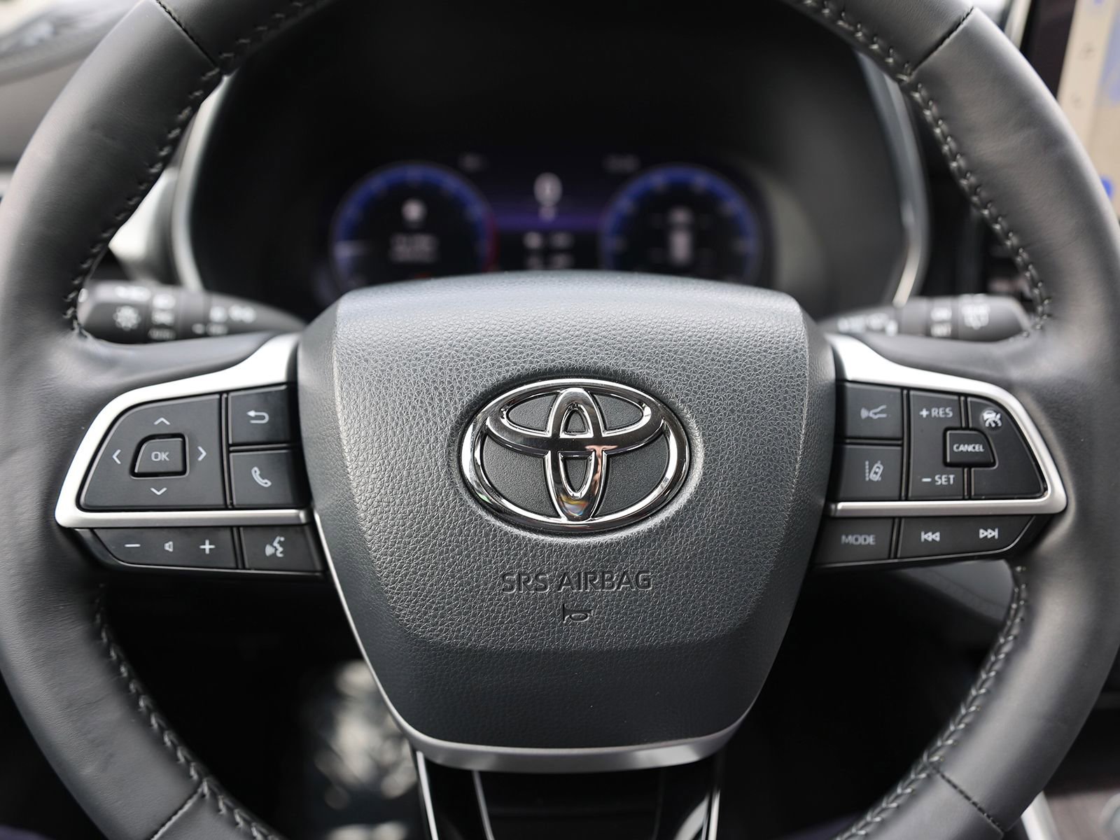 Used 2023 Toyota Highlander Platinum image 42