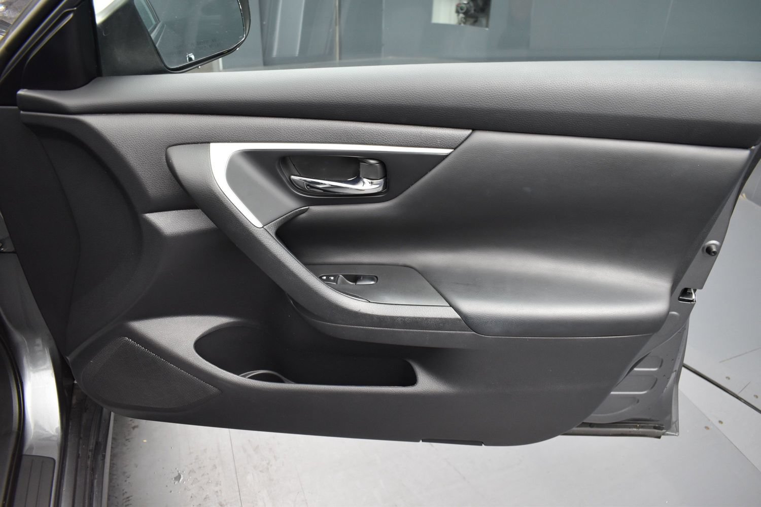 Used 2017 Nissan Altima 2.5 S w/ Power Driver Seat Package FWD image 6
