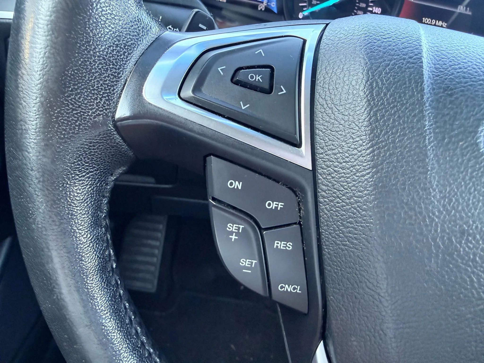 Used 2019 Ford Edge SEL w/ Equipment Group 201A image 22