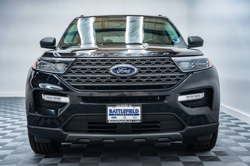 Certified 2021 Ford Explorer XLT w/ Equipment Group 202A image 2