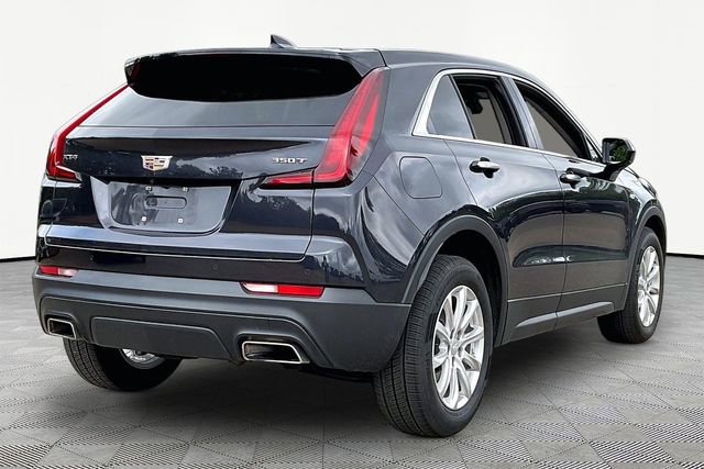 Used 2022 Cadillac XT4 Luxury w/ Cold Weather Package FWD image 5