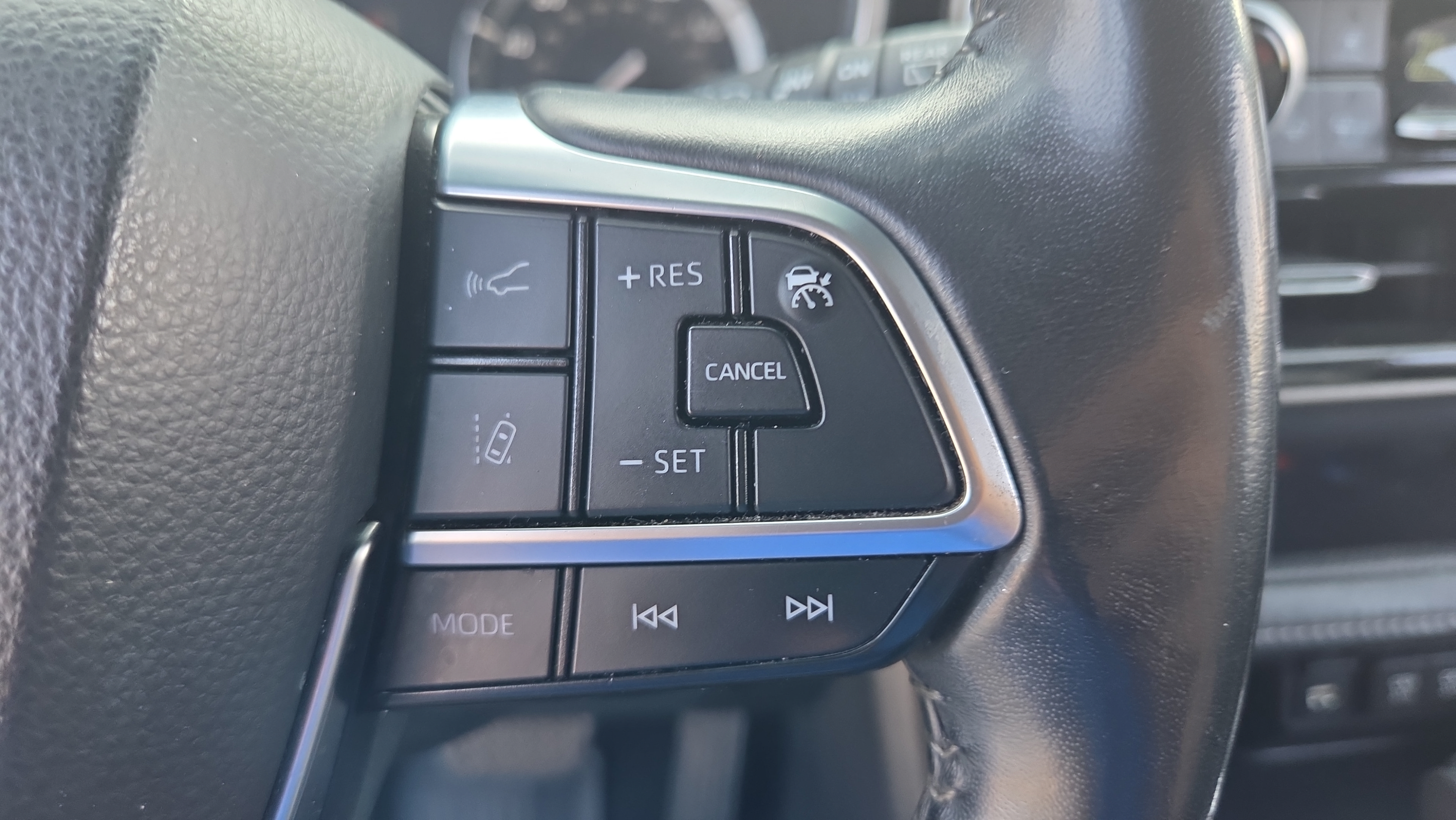 Used 2021 Toyota Highlander XLE FWD image 26
